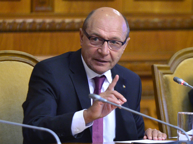 Băsescu nu se lasă şi sesizează CC în legătură cu deal-ul Guvern – Rompetrol
