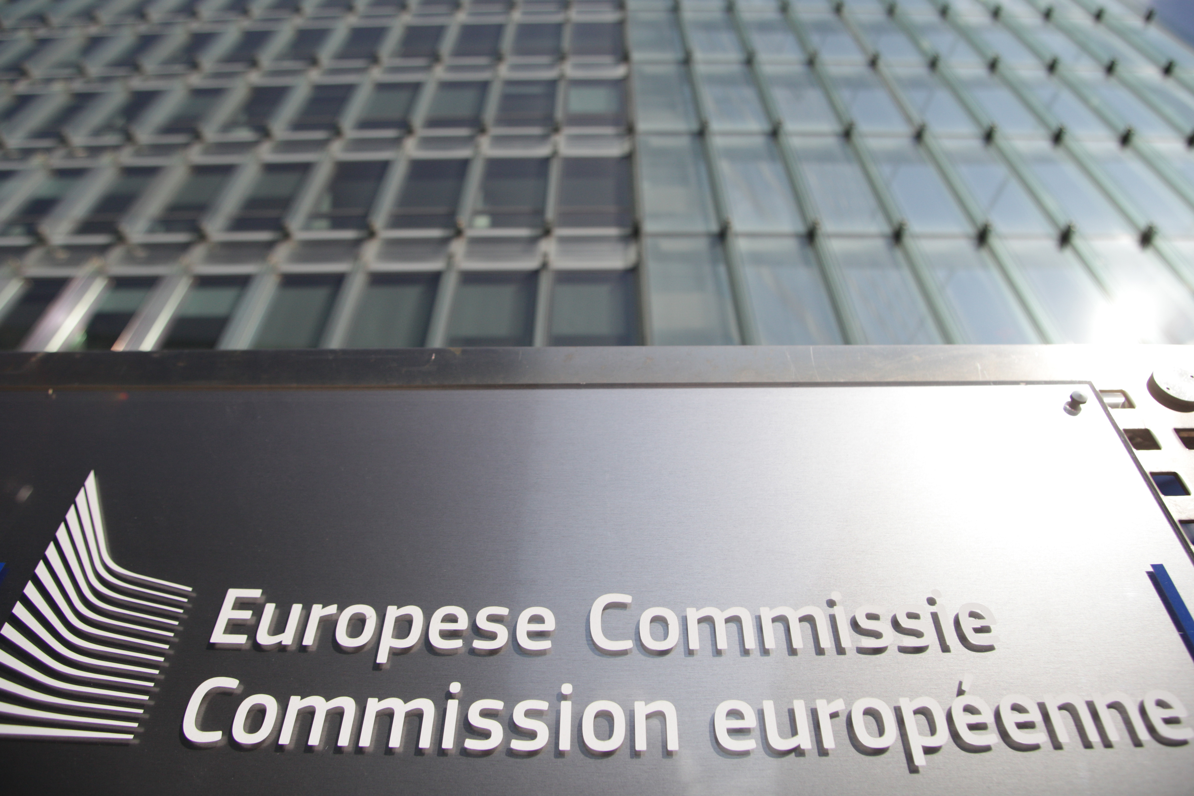 CE lansează un nou fond care ar putea genera investiţii de 315 mld. euro până în 2017