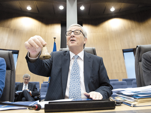 Noile dezvăluiri Luxleaks îl strâng cu uşa pe Juncker să adopte o nouă legislaţie antievaziune