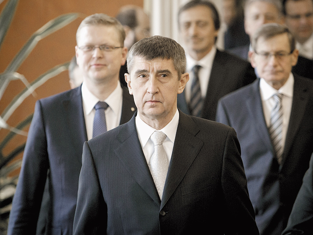 Ministrul de finanţe miliardar din Cehia se plânge că investiţiile publice sunt ţinute în loc de birocraţie