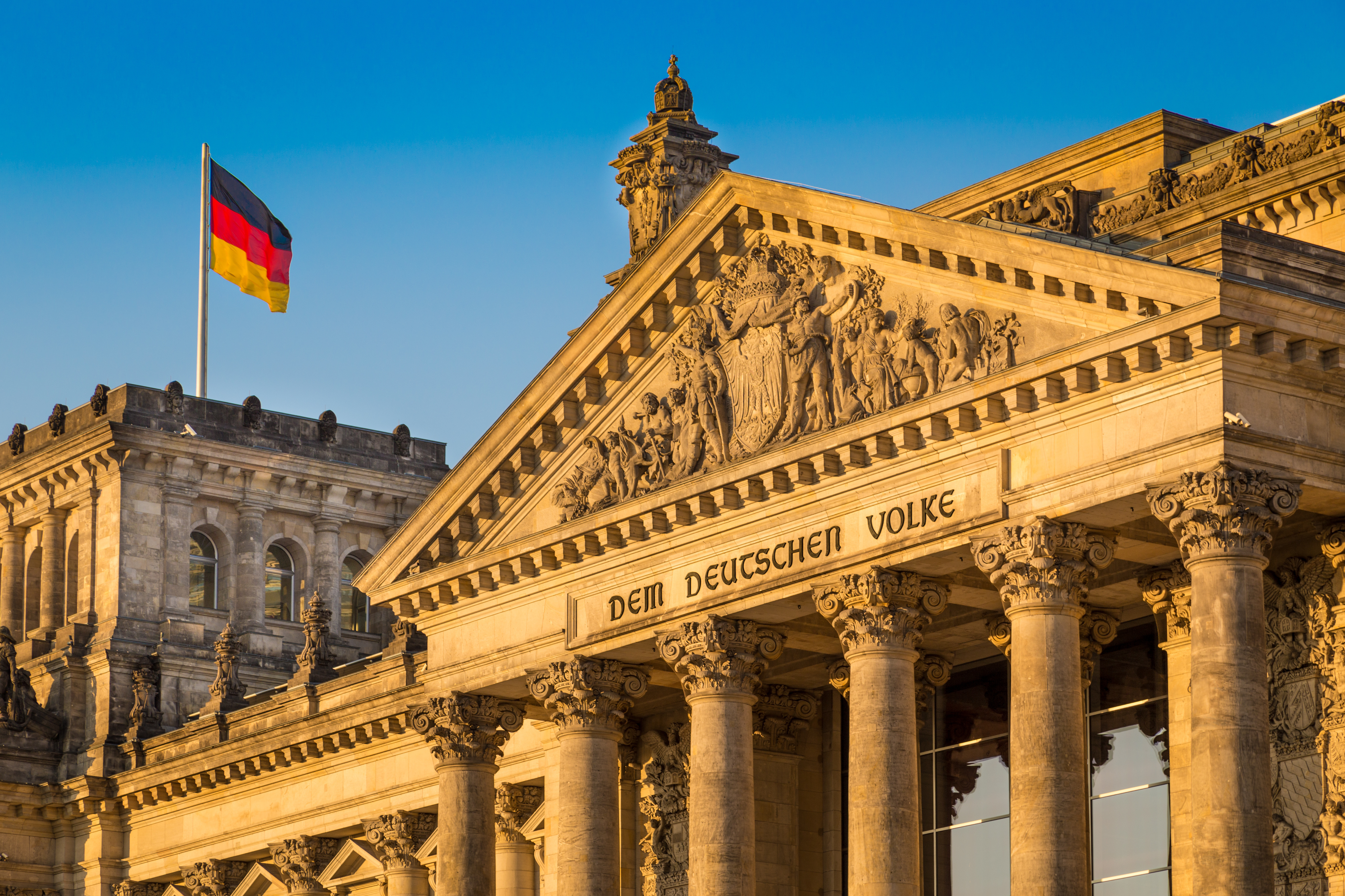 Ministrul de finanţe: Germania poate preveni o criză prin injectarea mai multor miliarde de euro în economie