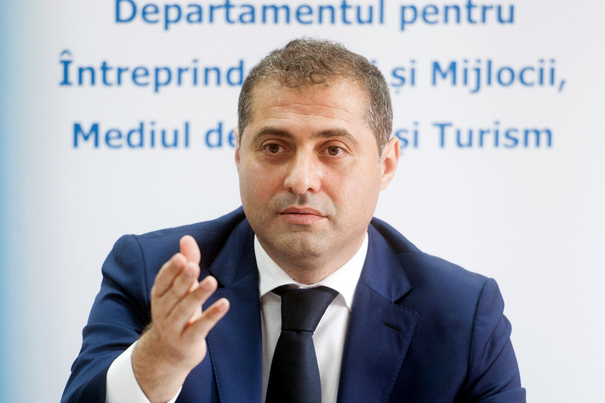 Florin Jianu, preşedintele CNIPMMR, despre trecerea contribuţiilor sociale de la angajator la angajat: „Va bulversa mediul de afaceri. Pentru 90% dintre IMM-uri înseamnă costuri suplimentare”