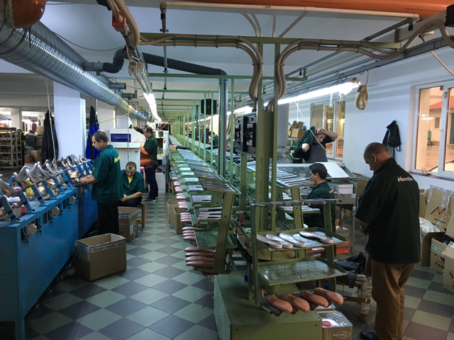 Marelbo, un producător român de încălţăminte, a acoperit principalele cu peste 50 de magazine. Compania care operează magazinele de pantofi a avut afaceri de 60 mil. lei în 2018, scădere cu 2%