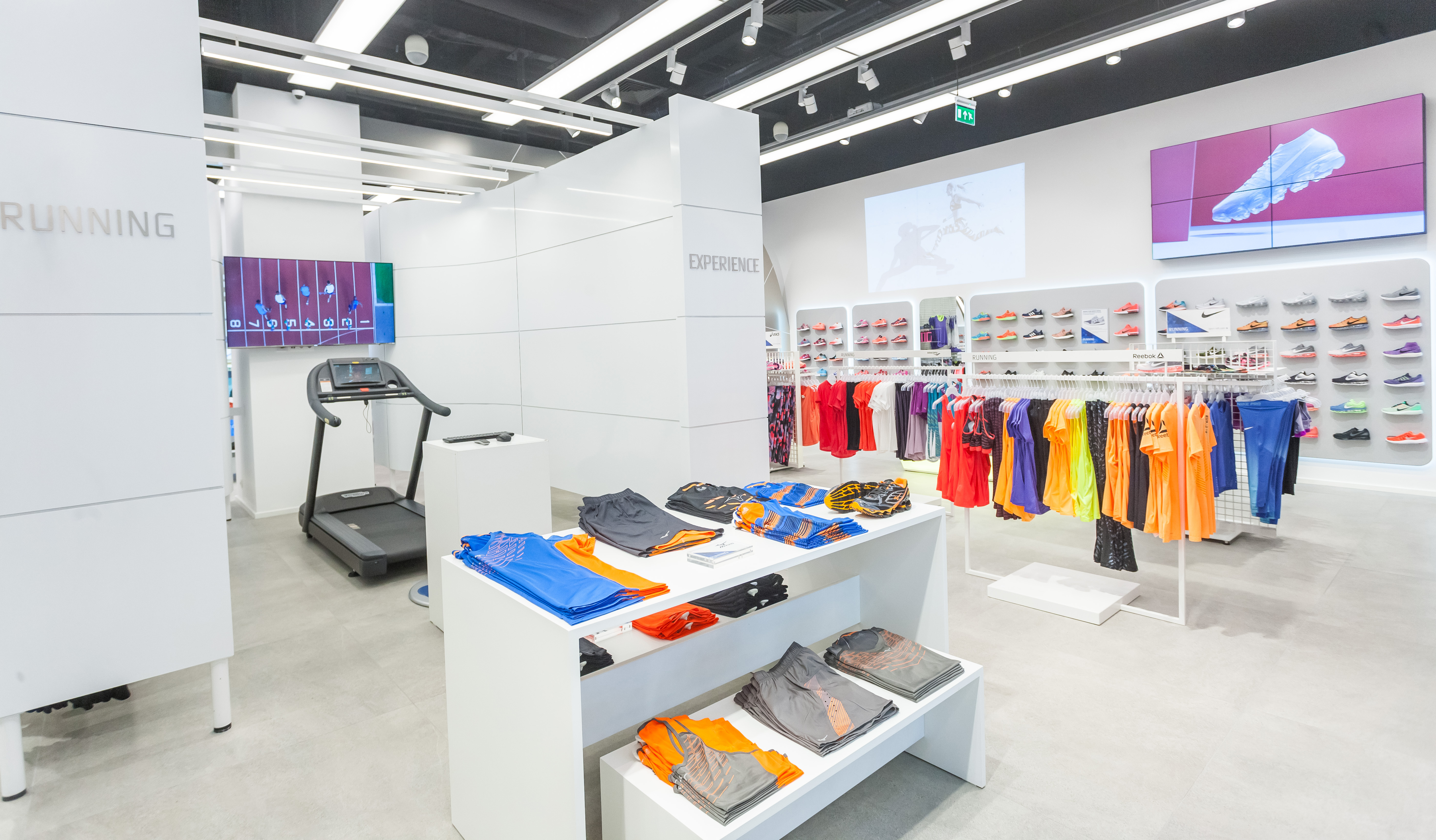 impression Gate another FF Group România închide temporar toate cele 28 de magazine Nike şi  Collective. „În condiţiile