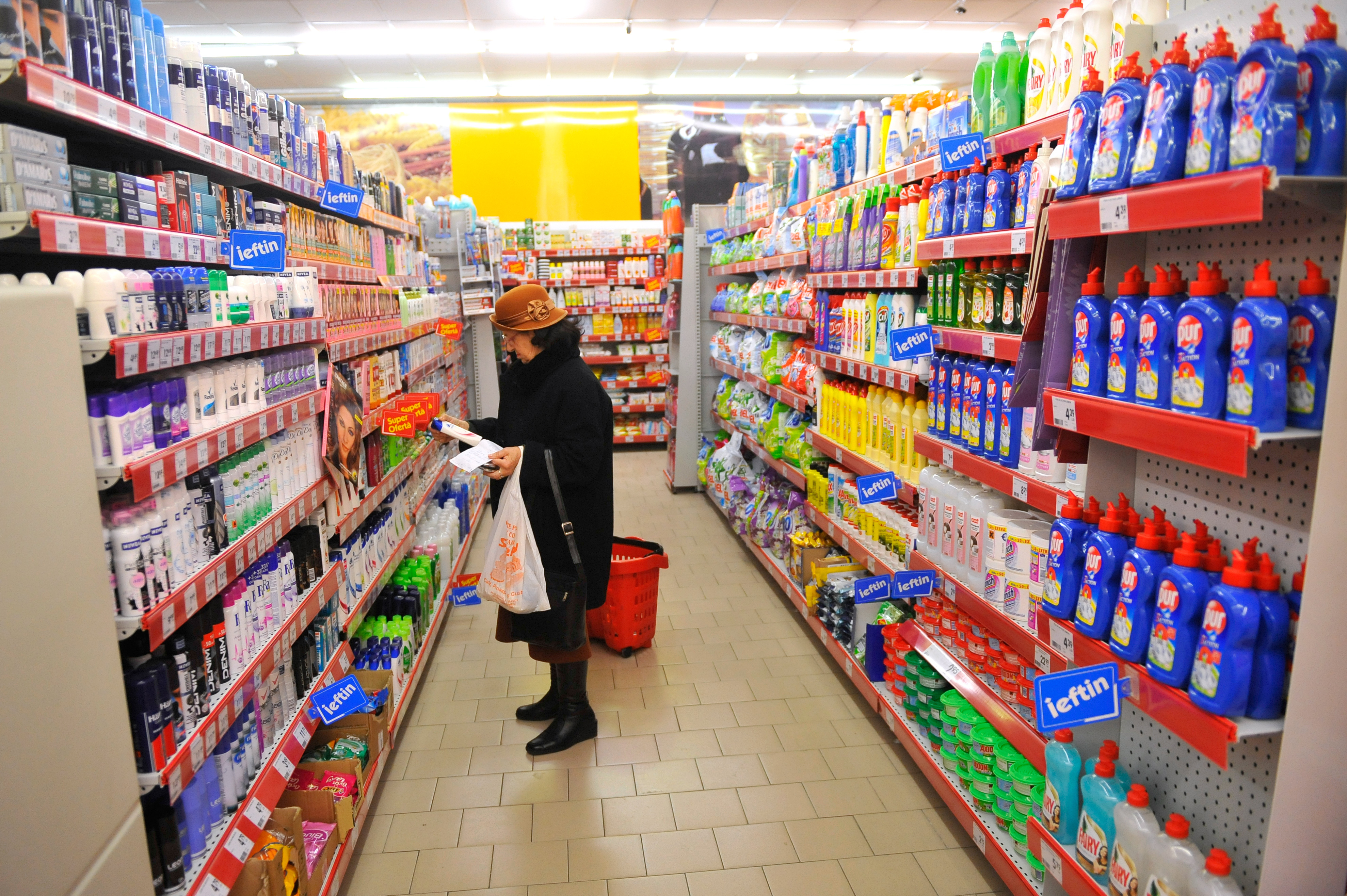 Franţa: furnizorii supermarketurilor, de acord să ofere noi discounturi