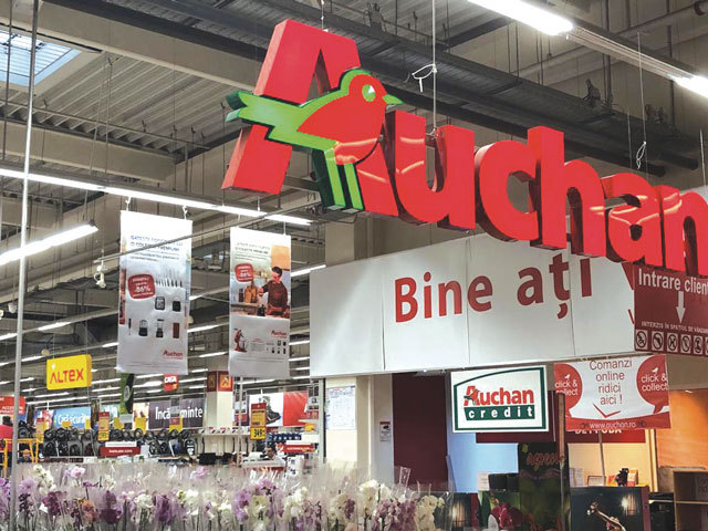 Auchan se alătură retailerilor care au plafonat adaosurile comerciale la alimentele de bază şi anunţă reduceri suplimentare la peste o sută de produse