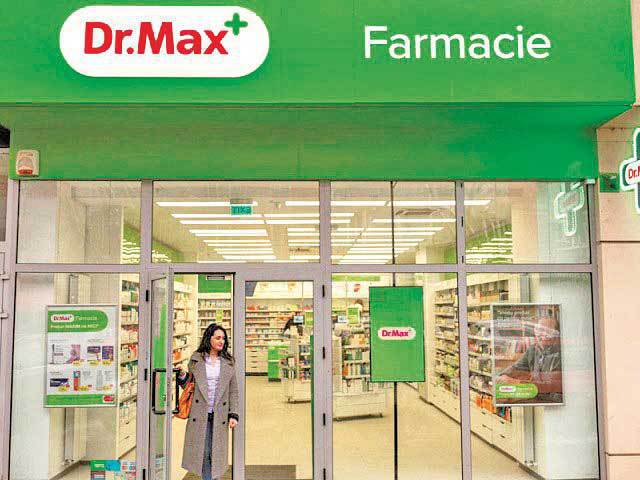 Criză de personal în farmacii şi depozite. Grupul Dr. Max România a angajat peste 100 de nepalezi