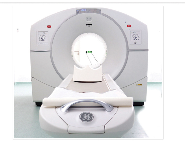 Investigaţiile PET-CT pentru diagnosticul pacienţilor cu cancer, folosite prea puţin în România. „Procedura de decontare este dificilă, noi nu prea folosim acest echipament. Investigaţia costă 1.000 de euro“