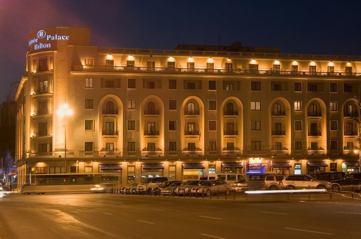 Decizie istorică, care nu a fost luată nici pe perioada războiului: George Copos este nevoit să închidă celebrul hotel Athenee Palace Hilton din centrul Capitalei, care era deschis şi în timpul celor două Războaie Mondiale