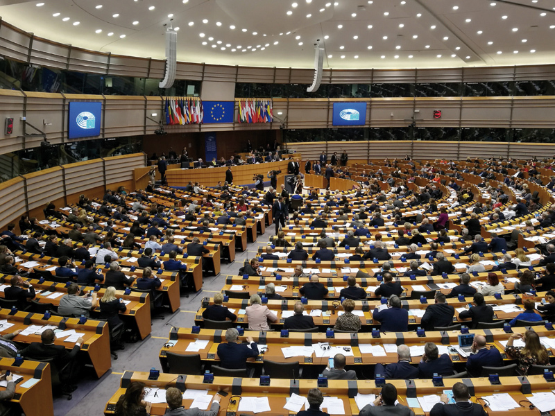 Parlamentul European cere majorarea contribuţiilor statelor membre la bugetul UE, poziţie susţinută şi de România