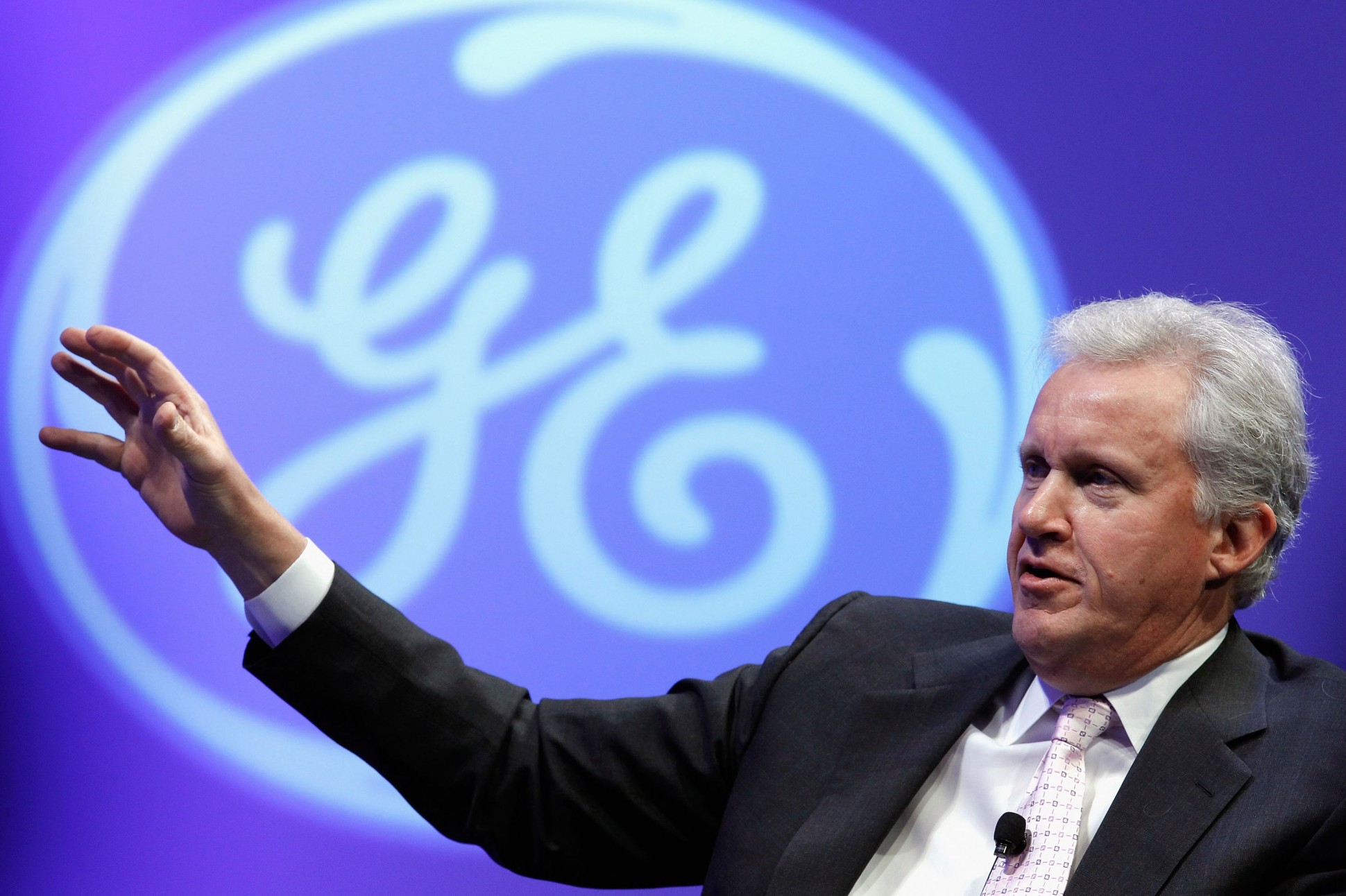 Restructurarea GE se apropie de final: Jeff Immelt se retrage din funcţia de director general al companiei şi va fi înlocuit de John Flannery