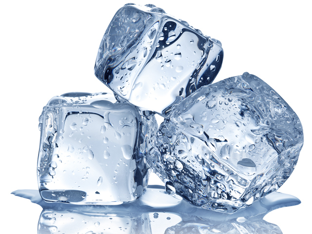 Scandalul cuburilor de gheaţă: Producătorul de gheaţă care folosea apă nepotabilă a fost amendat cu 2.000 de lei