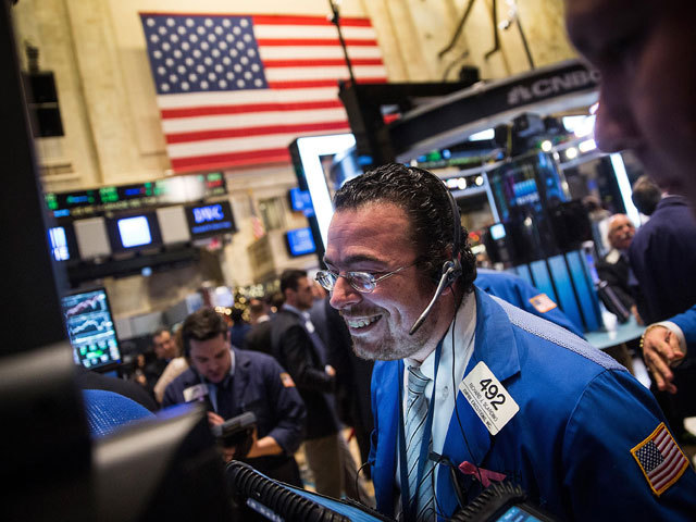 Pieţele s-au mai liniştit miercuri, dar bursa din Statele Unite rămâne în continuare pe scădere