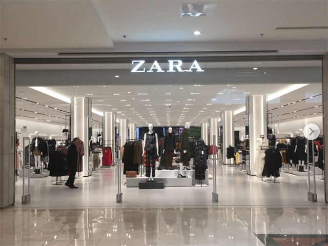 Apocalipsa magazinelor fizice? La numai o zi după ce a anunţat investiţii de 3 miliarde de euro pentru a creşte vânzările online, Inditex, proprietarul Zara, anunţă că va închide cel puţin 1.000 de magazine până la finalul anului