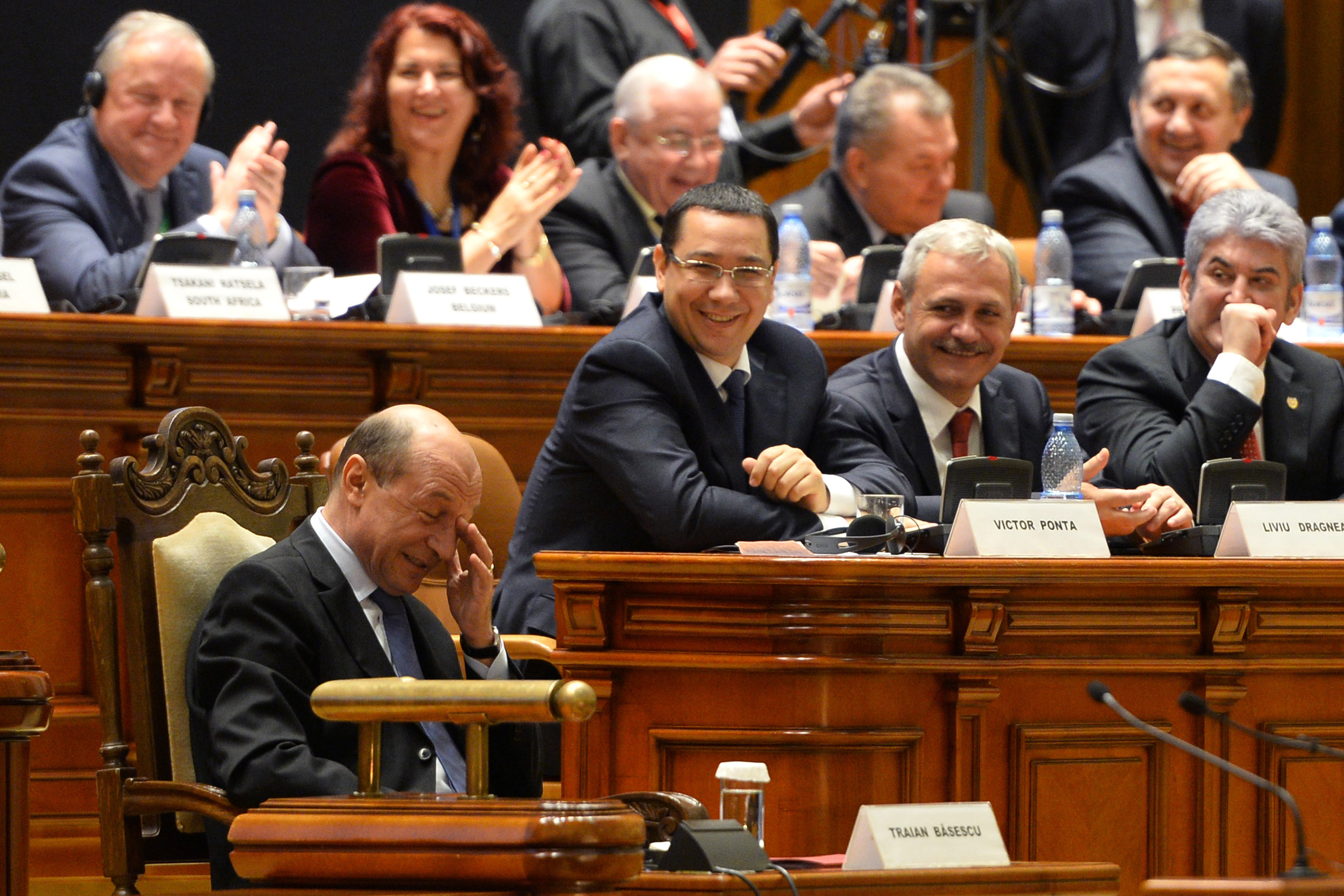 Băsescu: Ponta îmi cere să demisonez când chiar în biroul lui se făcea trafic de influenţă, cu Duicu