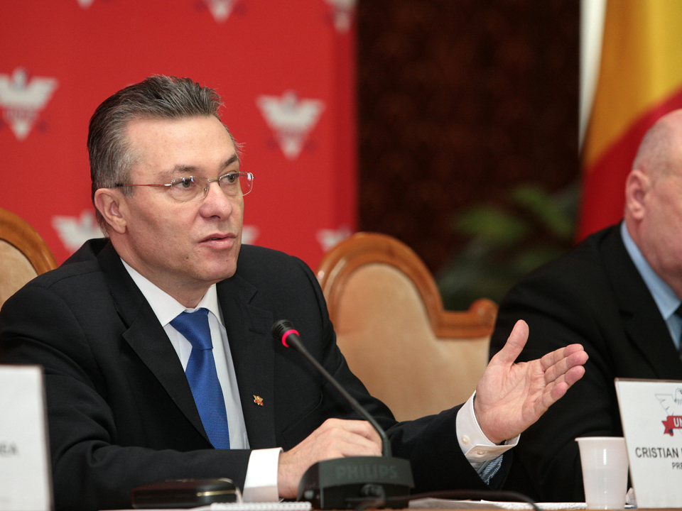 Cristian Diaconescu şi-a anunţat candidatura ca independent la prezidenţiale
