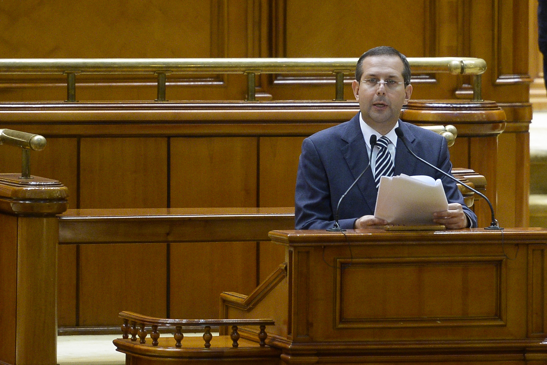 DNA a extins urmărirea penală în cazul deputatului Theodor Nicolescu, pentru luare de mită