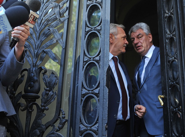 Coaliţia de guvernare, şedinţă în spatele uşilor închise, în biroul lui Liviu Dragnea, înainte de votul final pe bugetul pe anul 2018