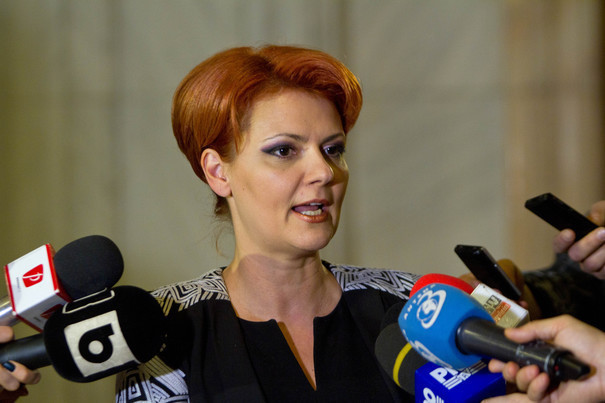 Ministrul Muncii Lia Olguţa Vasilescu: Salariul minim ar putea creşte de la 1 noiembrie. Diferenţele, în funcţie de studii