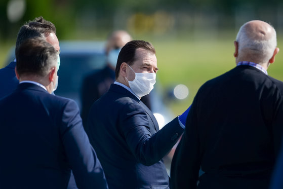 Premierul Orban, chemat în Parlament să dea explicaţii cu privire la măsurile luate în timpul epidemiei