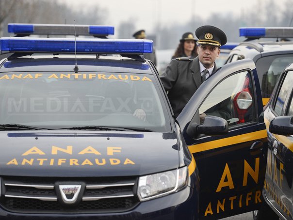 Dosar penal după ce parbrizul unei maşini a ANAF a fost spart cu o piatră, la Vama Veche
