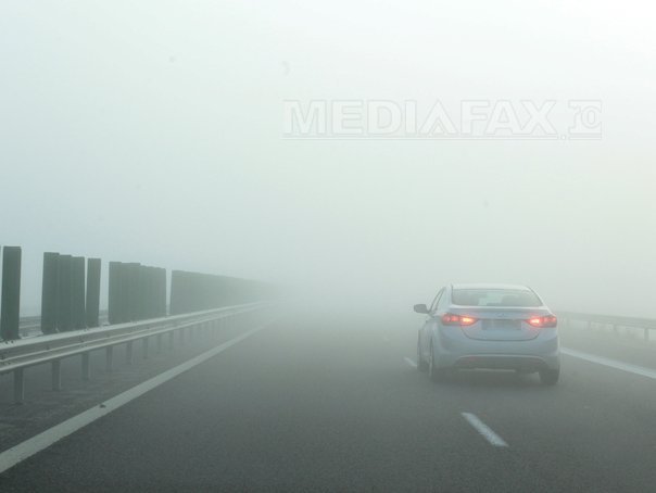 Ceaţă pe Autostrada Soarelui, vizibilitate sub 100 de metri pe alocuri