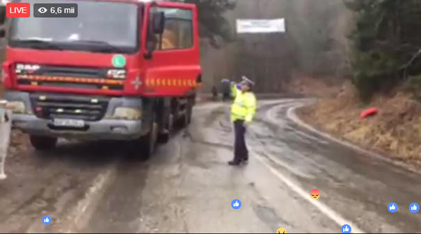 Camioane încărcate cu lemne din Munţii Făgăraşi, blocate pe Transfărăgăşan. Ministrul Apelor despre protestul Agent Green: Dacă se taie pădurile, lacul Vidraru e în pericol 