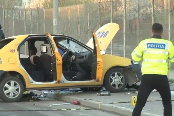 Accident în Capitală: Pasagera din dreapta unui taxi a murit în urma impactului