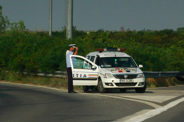 Acţiunea a poliţiei rutiere pe A1. Opt şoferi au rămas fără permis din cauza vitezei