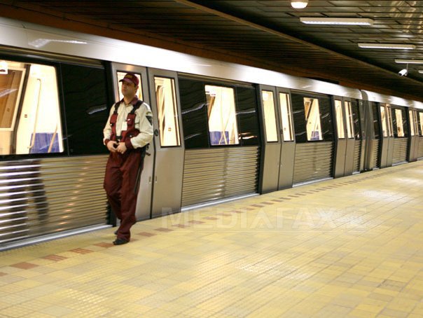 Reprezentanţii Metrorex: Viteza redusă la peron ar duce la creşterea timpului de aşteptare