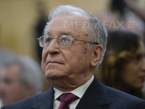 Fostul preşedinte Ion Iliescu suferă de pericardită