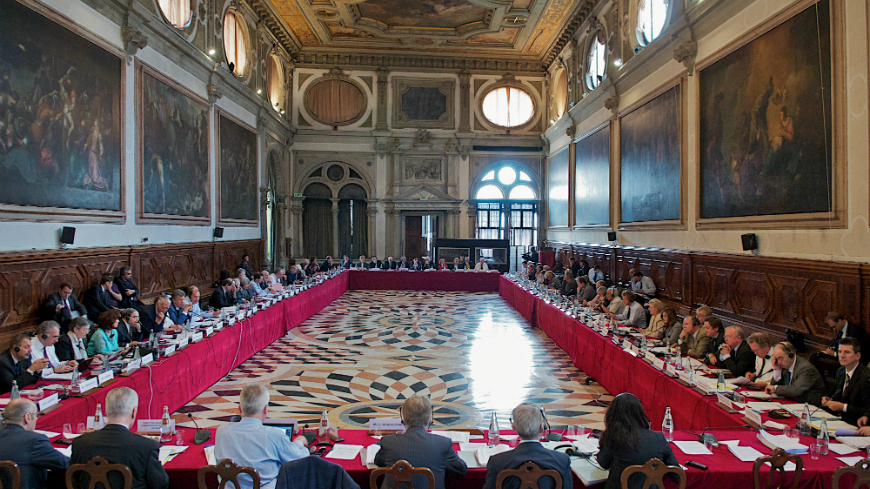 Reprezentanţii Comisiei de la Veneţia vin în România săptămâna viitoare