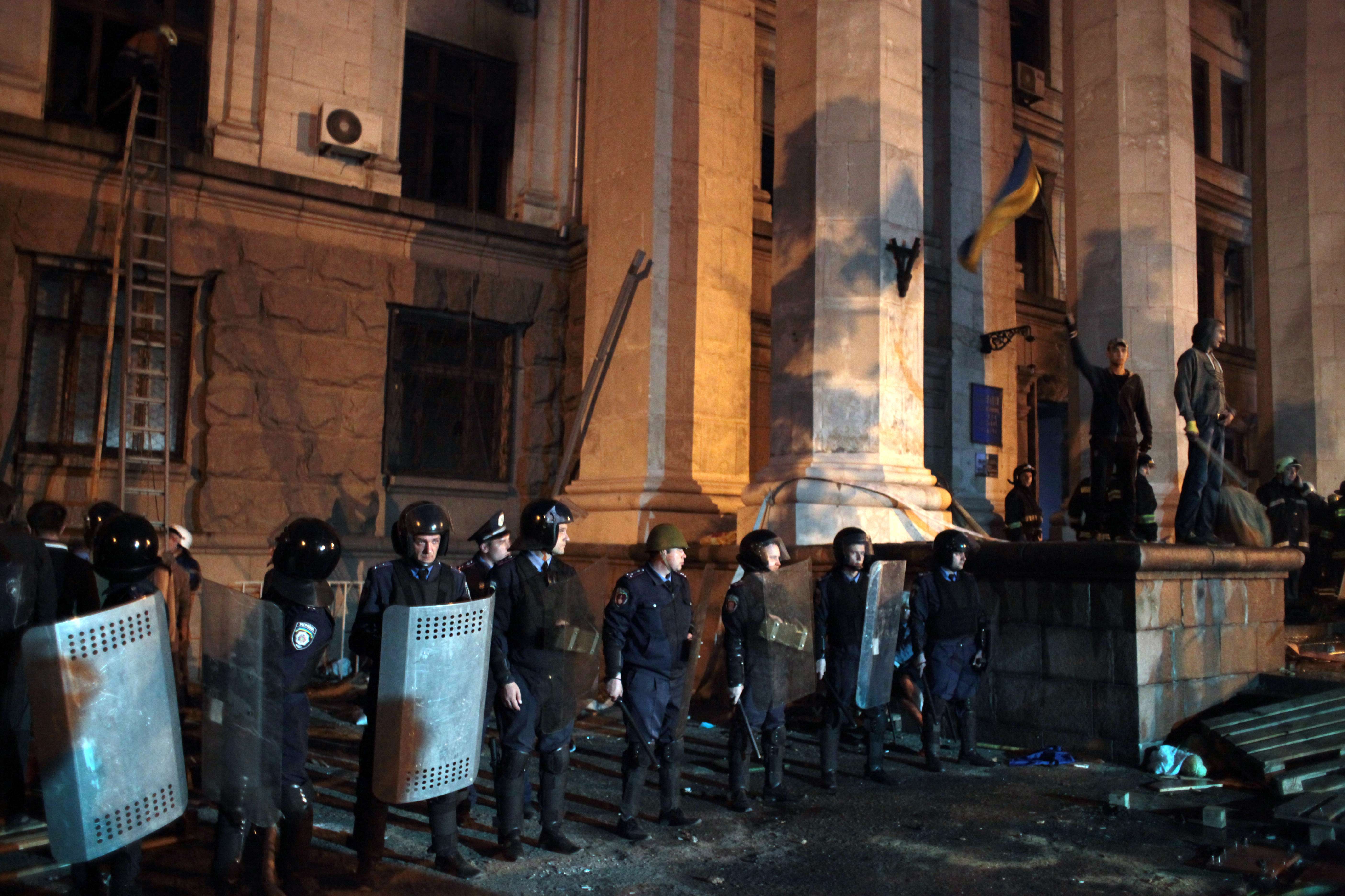 Criza din Ucraina: Peste 35 de morţi în violenţele din Odesa
