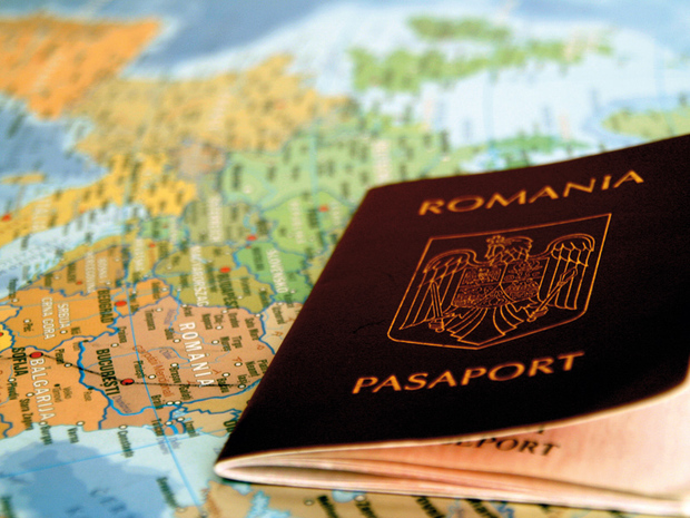 UE amână decizia de a impune vize canadienilor pe fondul menţinerii lor pentru români, bulgari