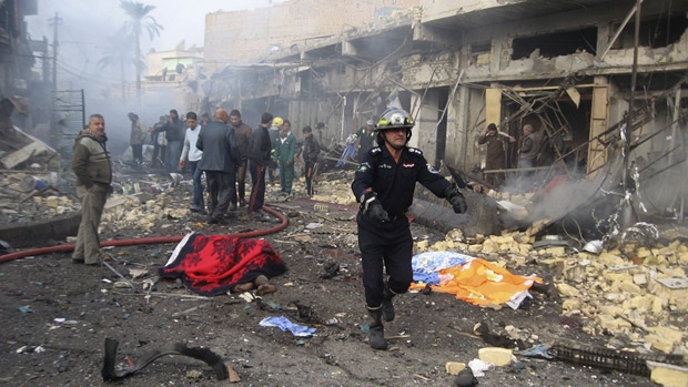 Atac terorist extrem de sângeros în această după amiază în Irak. Bilanţul până la această oră este de cel puţin 50 de morţi 