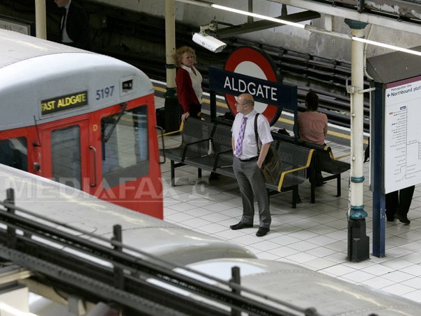 O parte a liniei de metrou din vestul Londrei, închisă în urma incidentului cu bombă