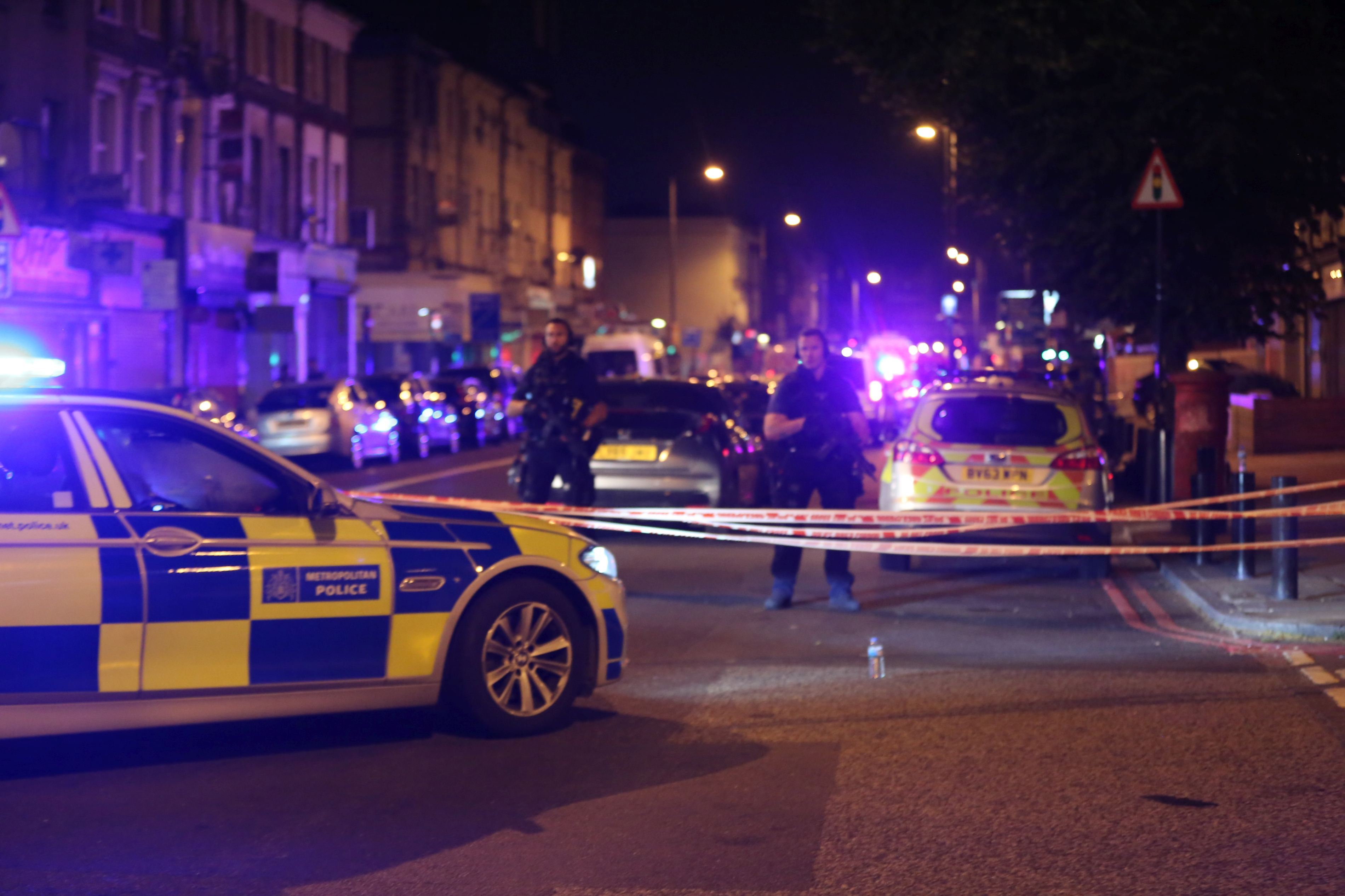 Mai multe persoane, rănite după ce o maşină a intrat într-o zonă pietonală, în Londra
