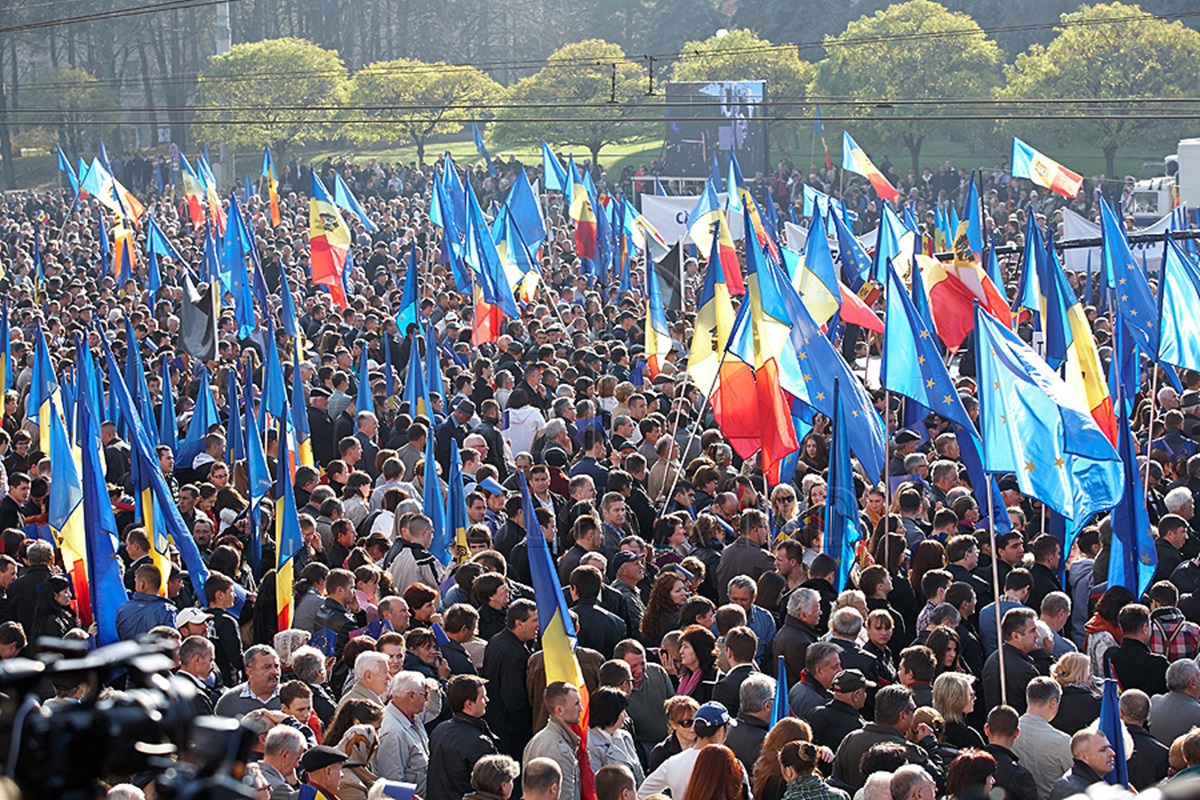 Mitingul de amploare din Chişinău, organizat de Partidul Democrat, a luat sfârşit