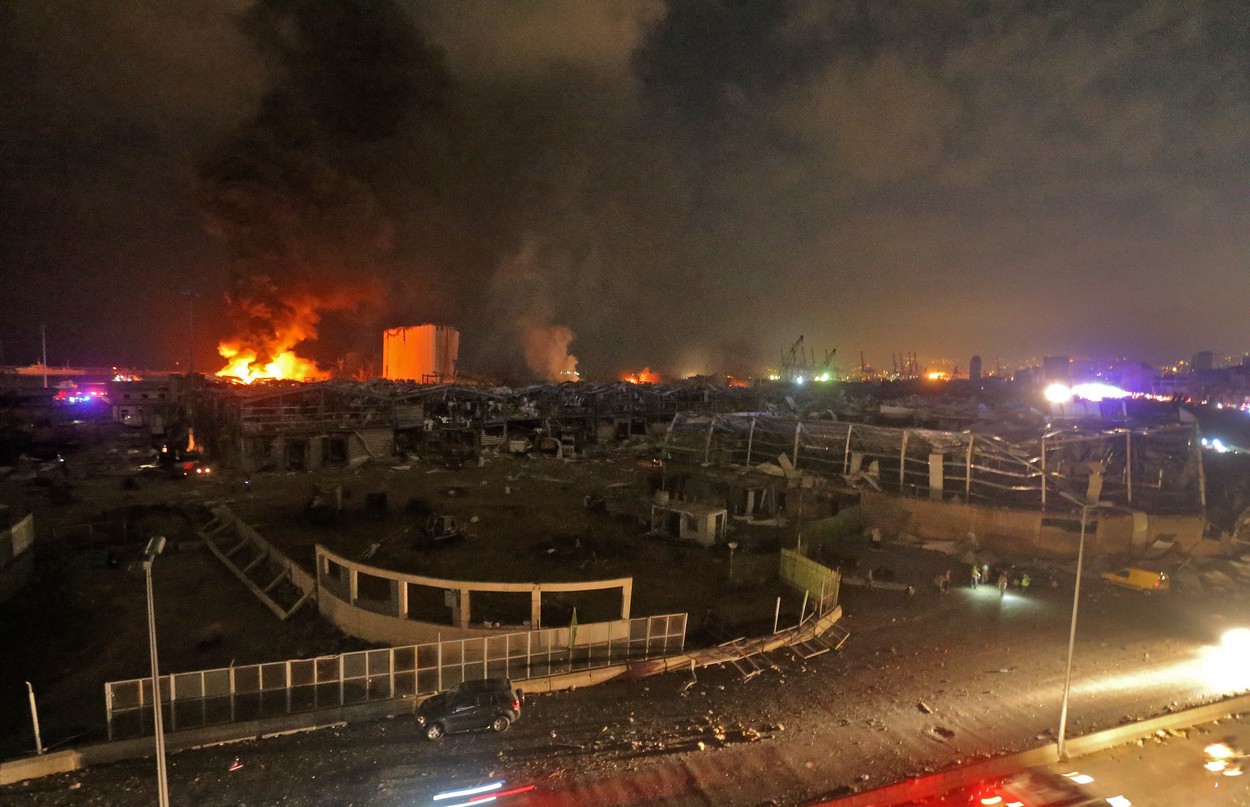 Tragedia din Beirut: Zeci de morţi şi mii de răniţi după explozia care a zguduit zona portuară a capitalei libaneze