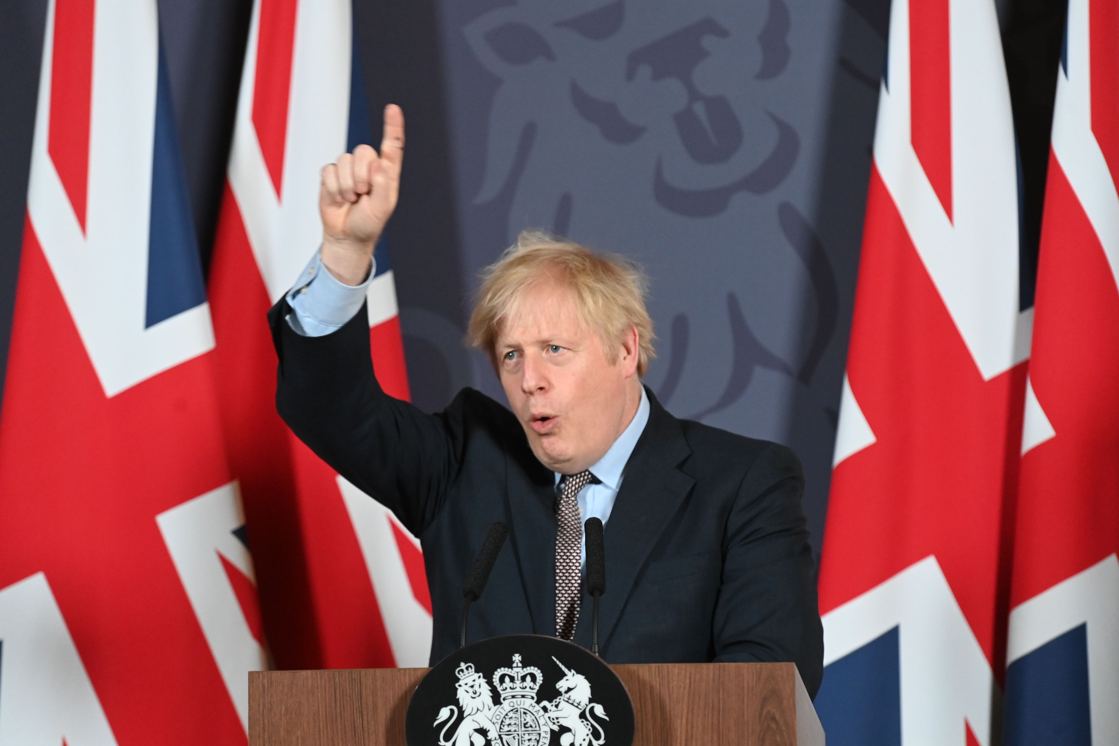 Autorităţile din Anglia ar înăspri iar regulile, dar Boris Johnson spune să şcolile sunt sigure