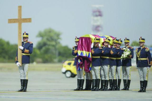 Zi de doliul naţional pentru România: astăzi are loc înmormântarea Reginei Ana 