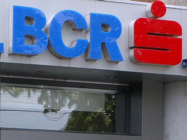 Cum a eşuat proiectul Erste/BCR de bancarizare a populaţiei din zonele rurale