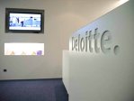 Pariul Deloitte: online-ul nu omoară nici în 2015 cărţile tipărite sau TV-ul