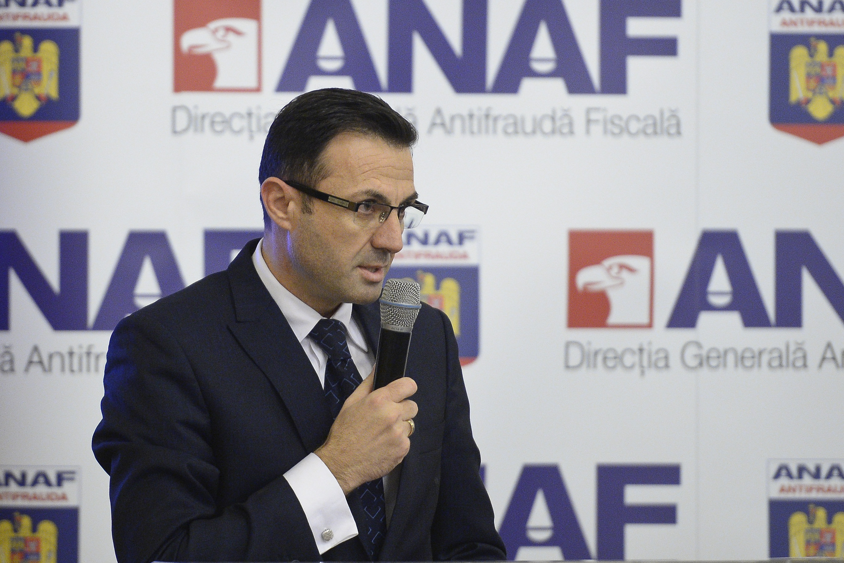  Romeo Nicolae, şeful Direcţiei Generale Antifraudă din cadrul ANAF, reţinut pentru trafic de influenţă, şi-a depus demisia
