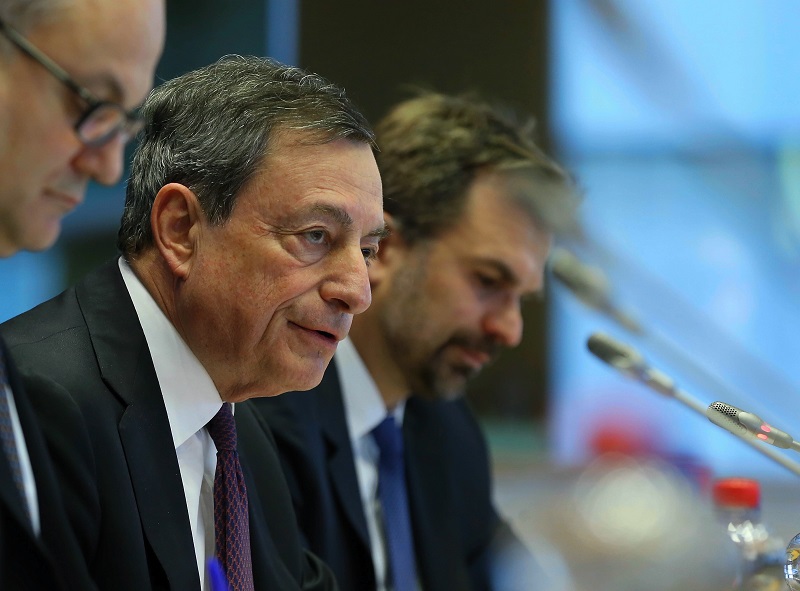 Dobânzile la euro vor deveni şi mai mici. BCE reporneşte programul de achiziţie de active în valoare de 20 mld. euro pe lună şi reduce dobânda la minus 0,5%, într-o nouă încercare de a readuce inflaţia în zona euro 