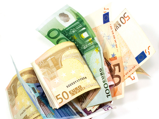 Cum să trimiți bani din România în Italia — idealista