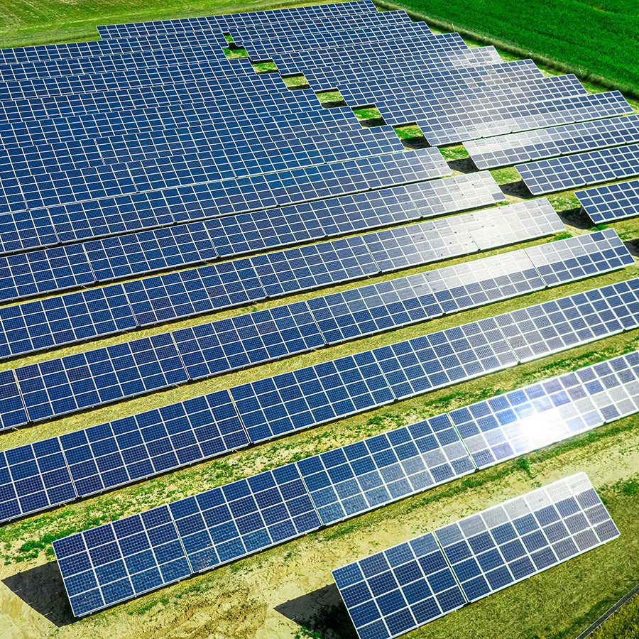 Olandezii de la Photon Energy Group asigură o finanţare de 21,9 milioane de euro de la Raiffeisen Bank International  pentru proiecte fotovoltaice din România