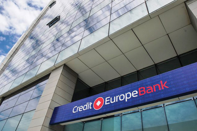 Credit Europe Bank România urmează să fie absorbită de banca-mamă Credit Europe Bank N.V., iar fuziunea transfrontalieră prin absorbţie va fi discutată de acţionari spre finalul lunii martie. După transferul activelor şi pasivelor, banca din România ar urma să se dizolve fără a intra în lichidare
