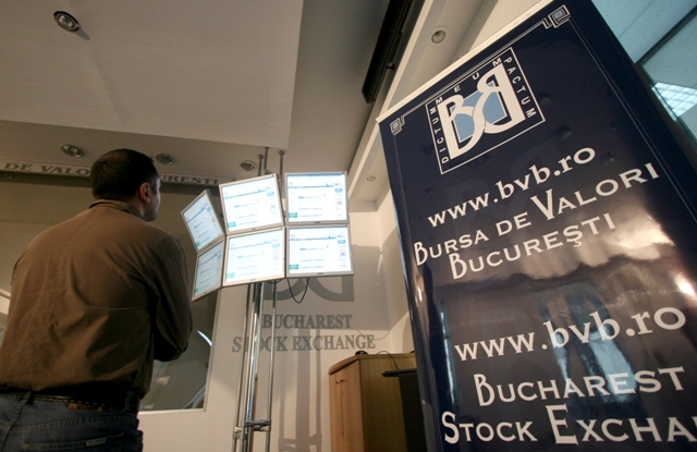 Bursa a scăzut foarte uşor, pe un rulaj salvat de acţiunile FP, OMV Petrom şi Banca Transilvania