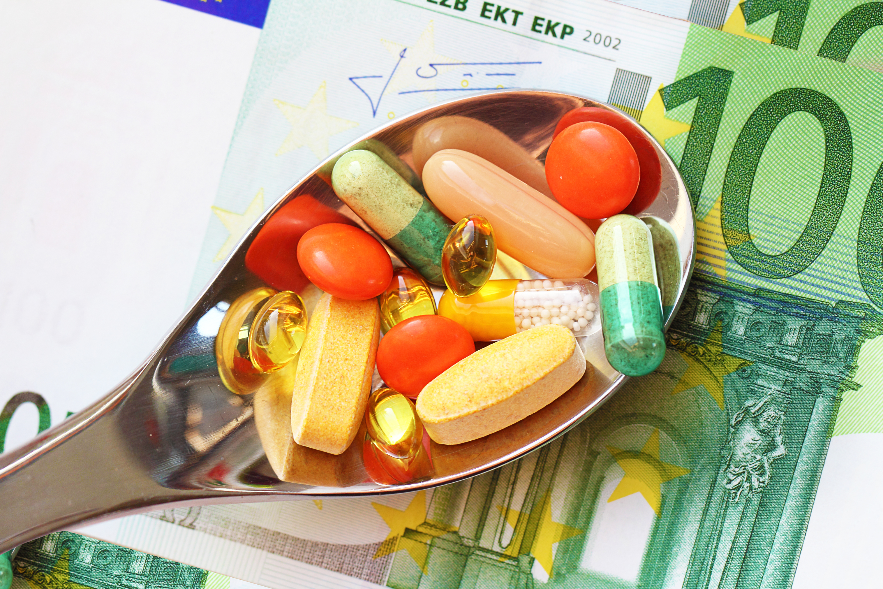 Producătorii de medicamente de pe bursă mizează pe creşterea afacerilor